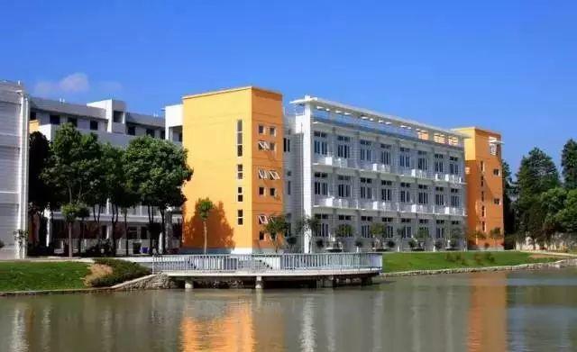 武漢15個(gè)區(qū)“最美中學(xué)”評(píng)選，有你的母校嗎(圖50)