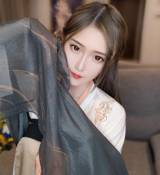 腐团儿也有清纯的时候双麻花辫像村姑古风汉服照美若天仙