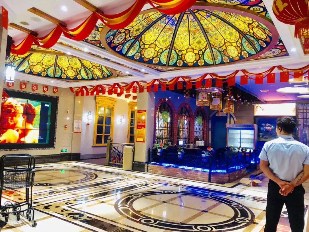 3月12日起,上海第一批报备的网吧,游乐园,ktv等场所陆续获批复工开放.