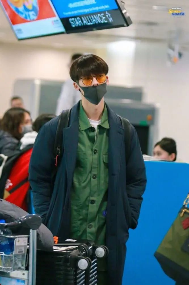 「李子维」热点已过?他靠穿搭也能让女友粉们叫老公!