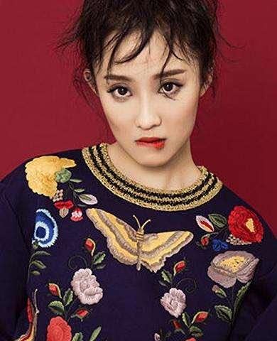 另外还有一部早期孙佳雨参演的剧,有刘海的孙佳雨