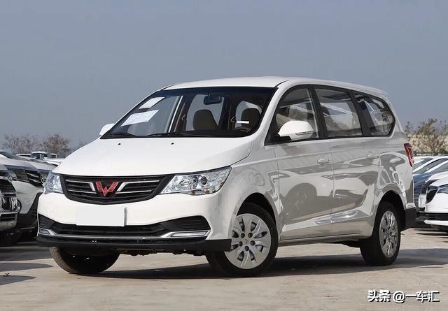 挂着五菱标的宝骏730放心不会抢了五菱宏光plus生意