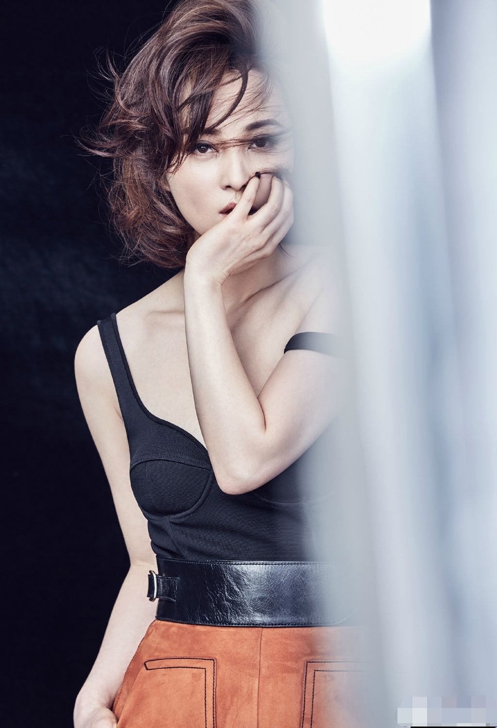 蒋勤勤终于放开了穿半透薄纱装秀3d身材露细长腿真大胆