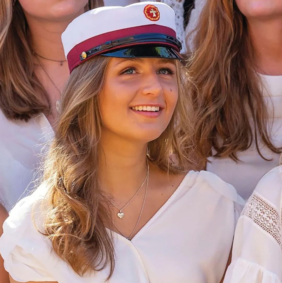 21岁丹麦王子超个性找女友撞脸华裔妈妈婆媳都自带东方美