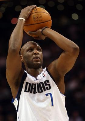 被誉为左手魔术师的天才跟随科比夺下2冠为何却过上颓废人生