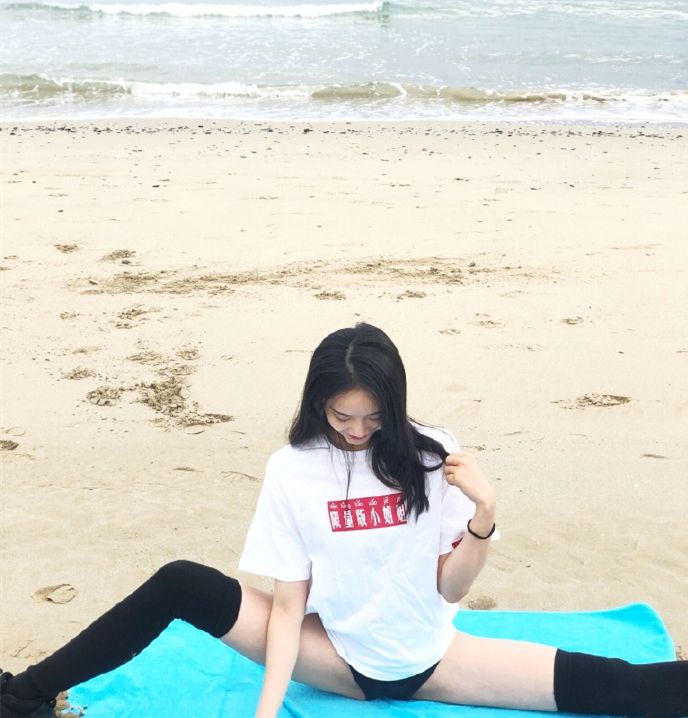 一字马女神舒思瑶颜值爆表照片被编入物理题28岁依旧单身