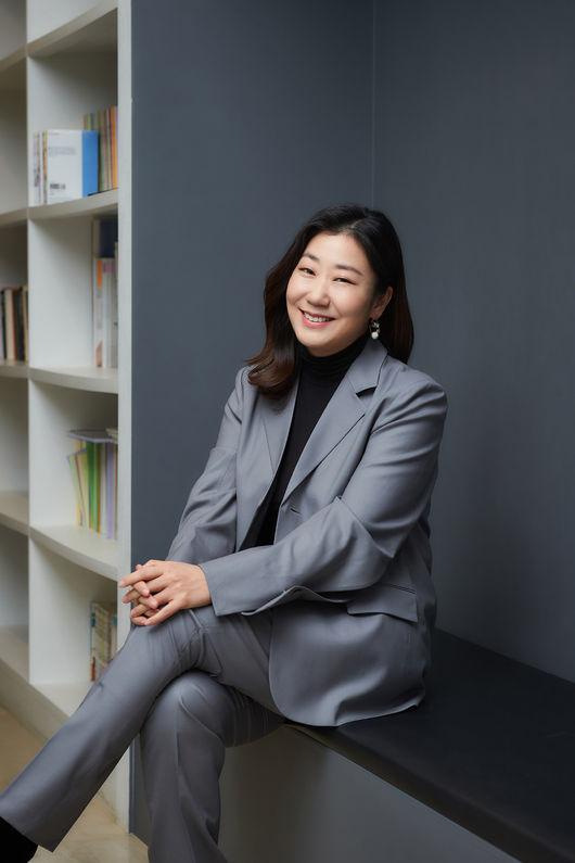 原创豹子女罗美兰出演的电影正直的候选人持续火爆疫情期间真是难能