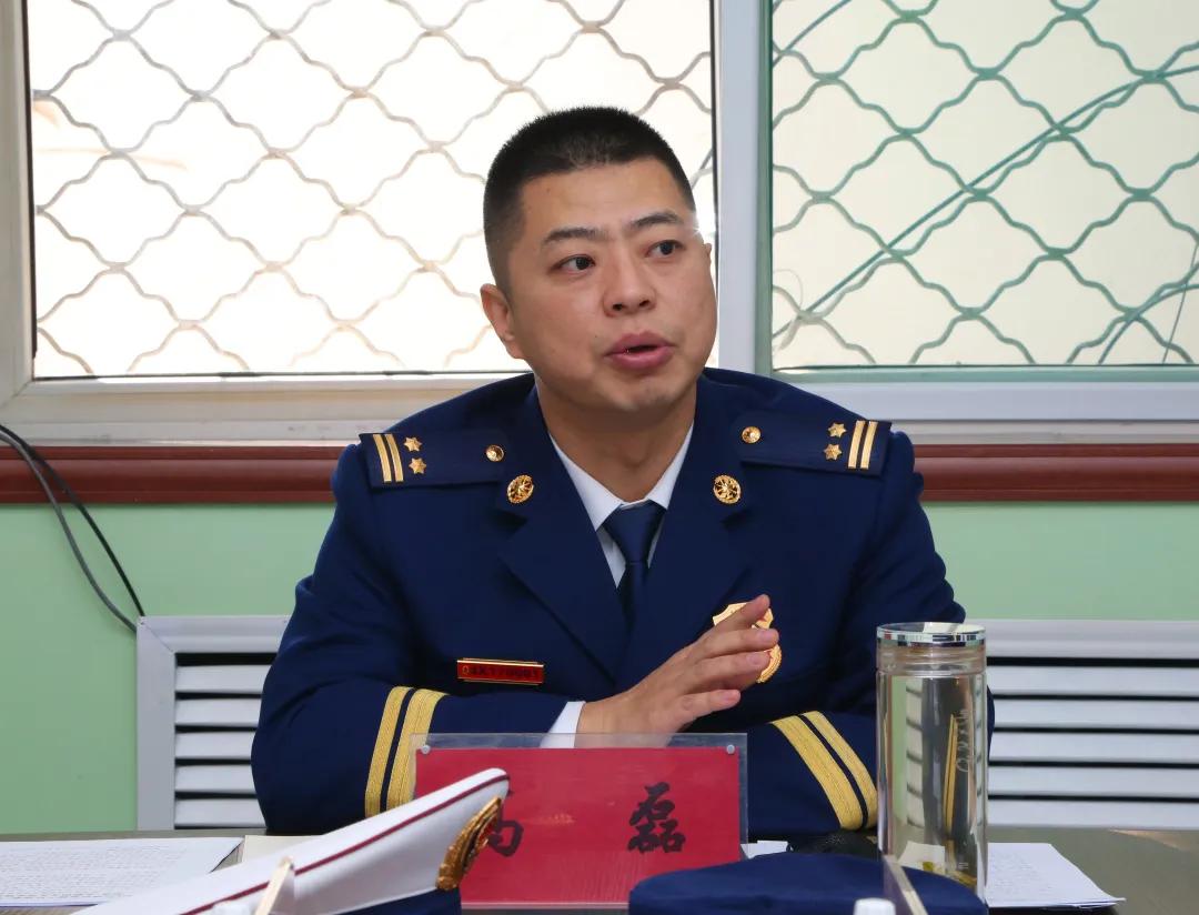 晋中市消防救援支队支队长高磊赴榆次大队调研主题教育常态化制度化