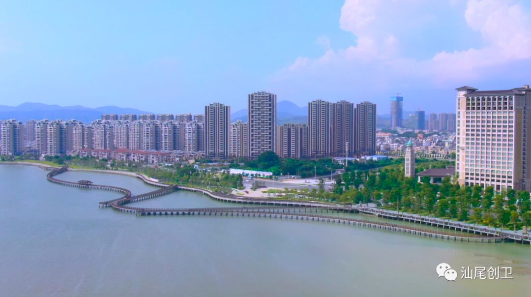 善美广场栈道