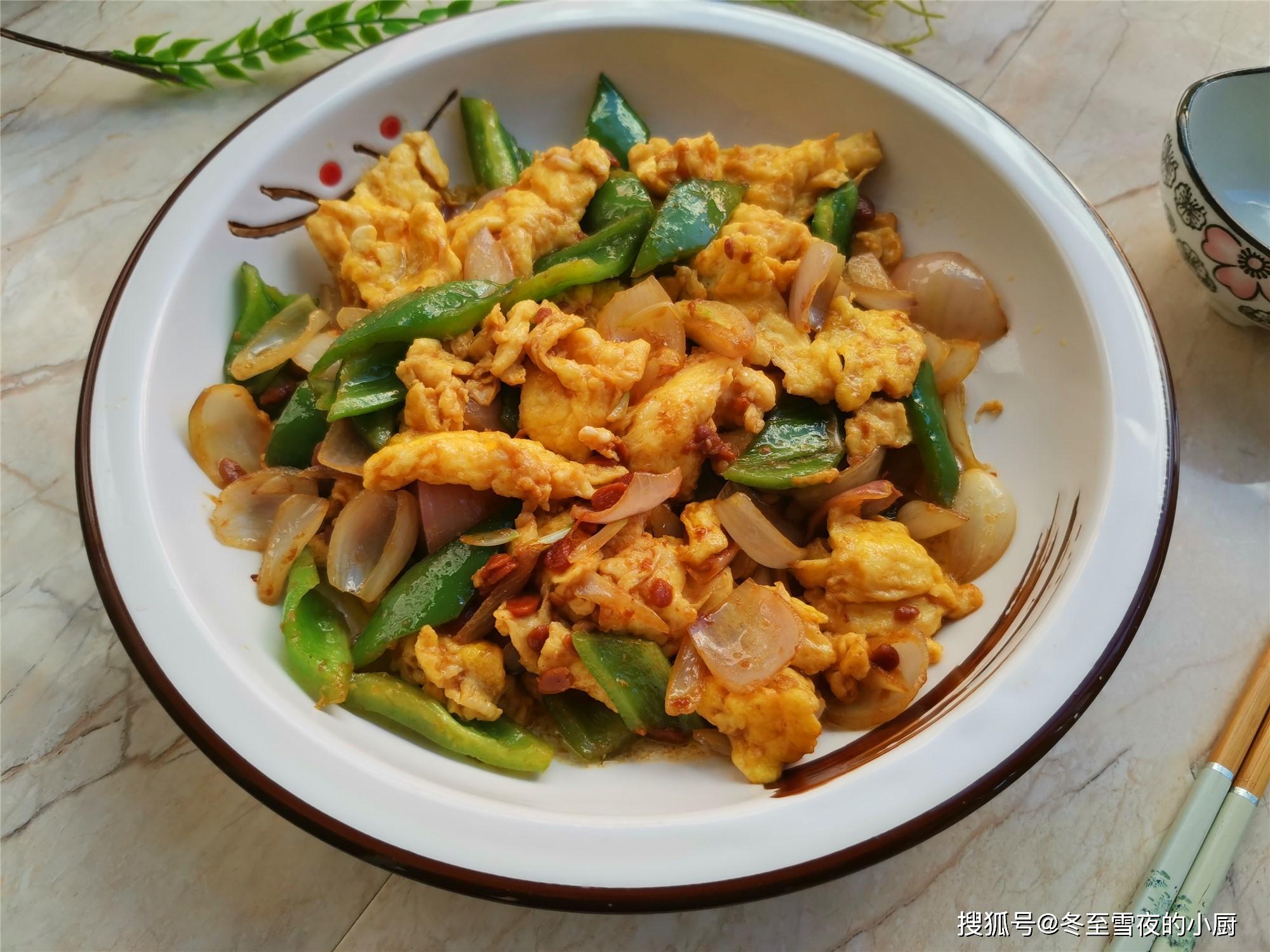 用鸡蛋做的一道东北特色农家菜,做法简单,味道香浓,特别下饭