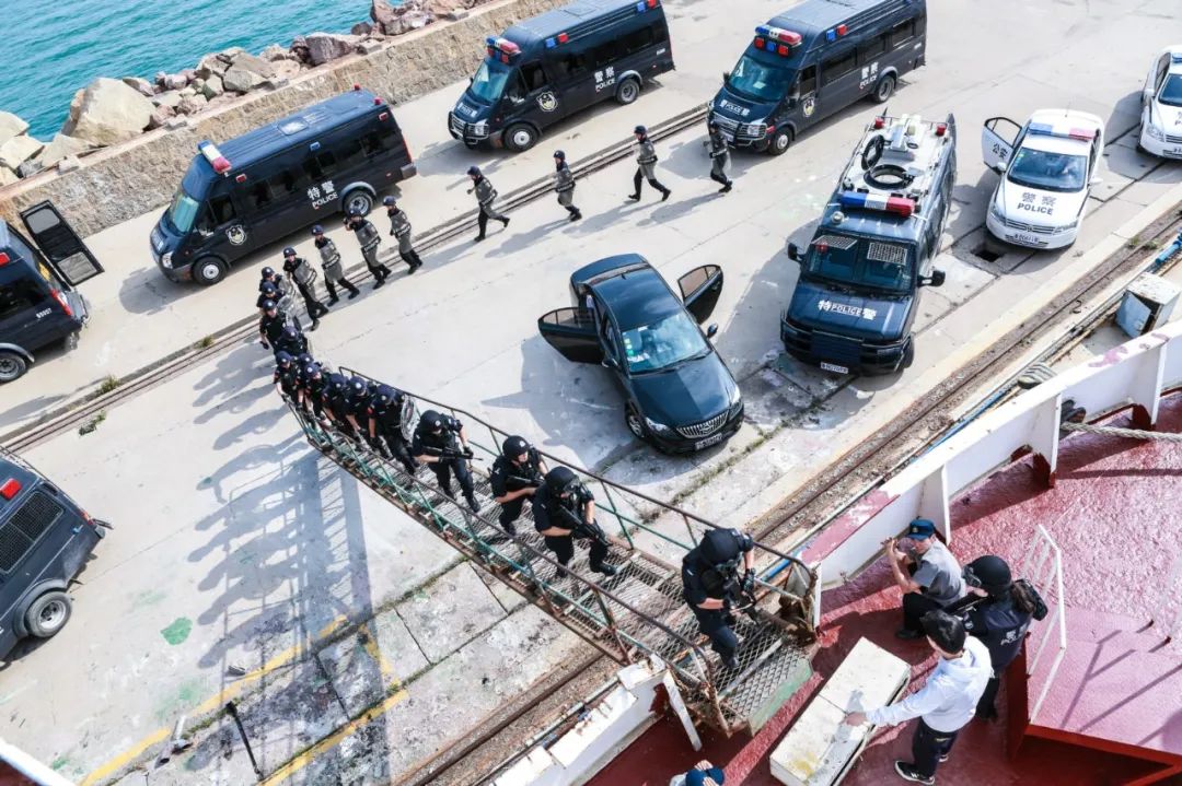 便衣警察枪支走火引爆连环谜团真相7年后终于揭开