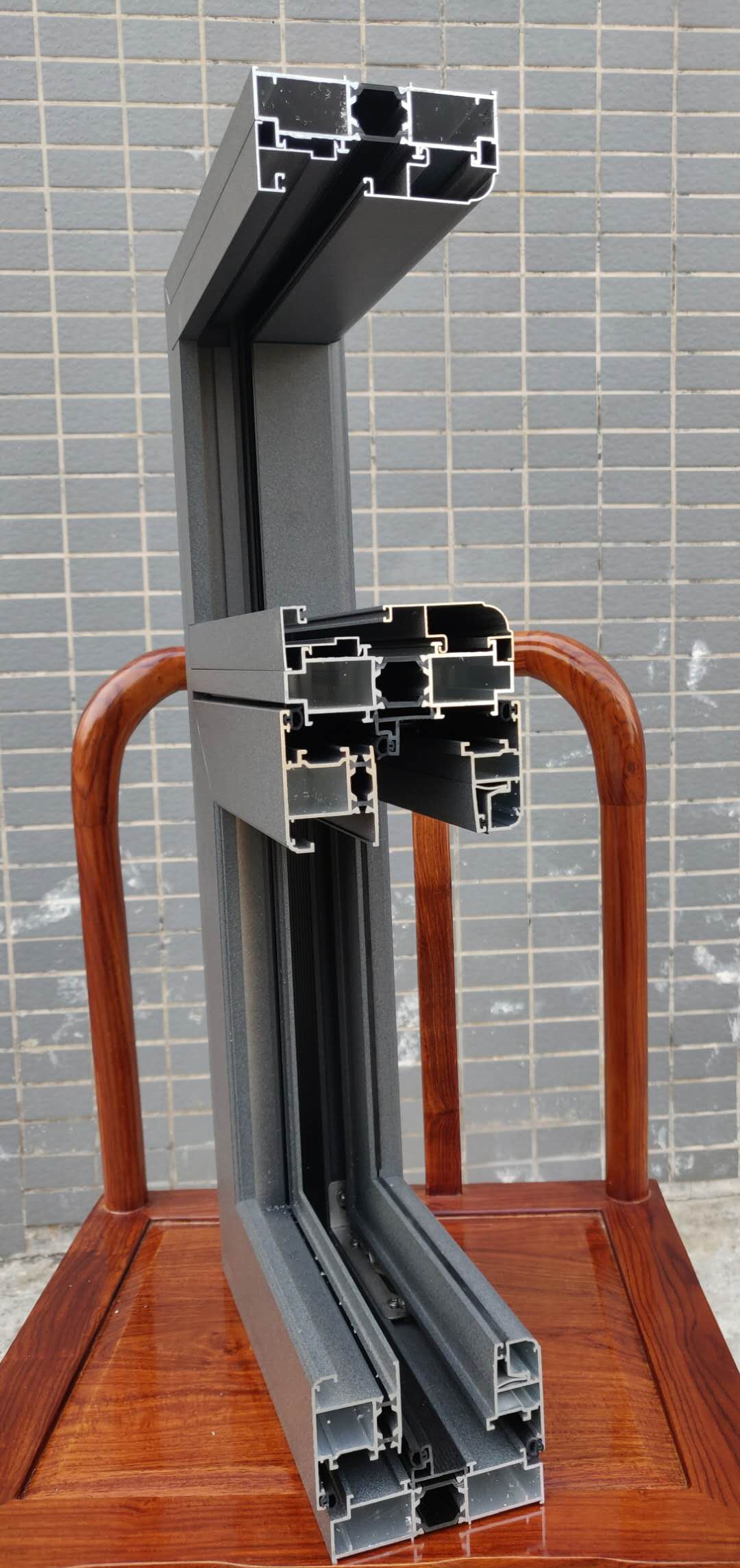 断桥铝封阳台那些事儿西格尔铝材2020新版系列图片