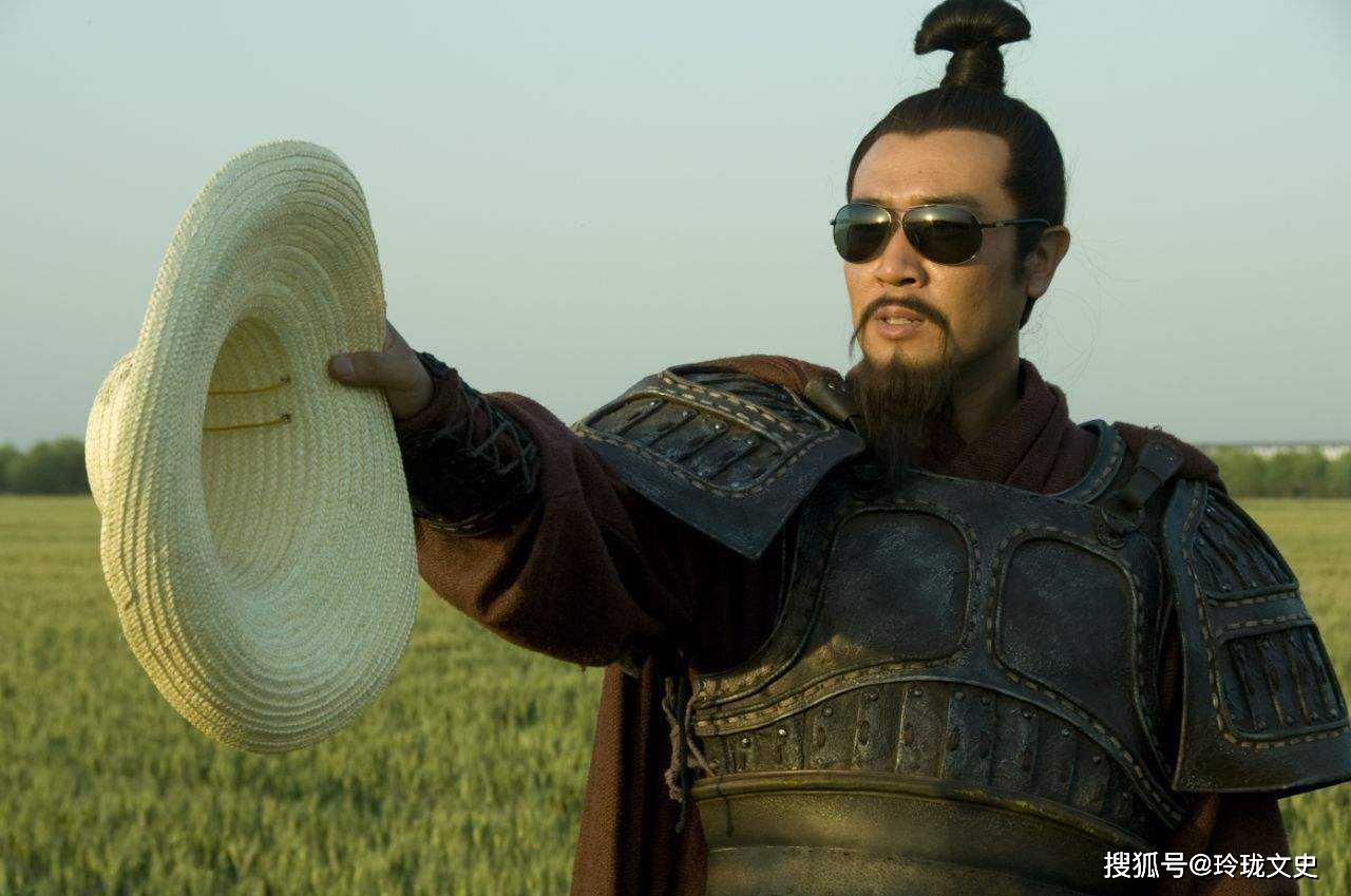 《三国志》与《三国演义》中的“张昭、张纮”形象，有何不同？_孙权初