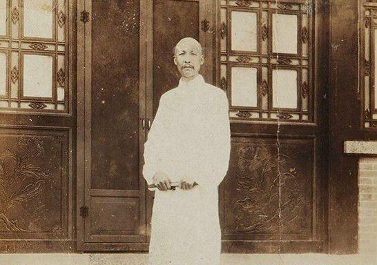 他尊重发妻,宠爱三房,最后要求和二房合葬,但是却不能如愿 _孙传芳