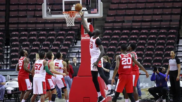 nba30队球员即将离队空场比赛还要等3个月有人悲剧了