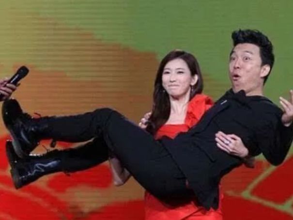 男星被"公主抱"是种什么样的感觉?林志玲超稳,范冰冰霸气