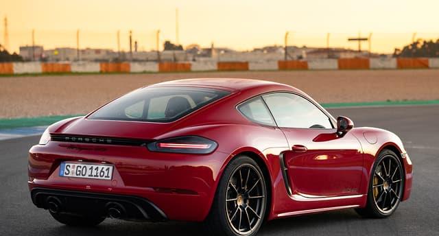 保时捷cayman超越911
