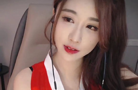 轩子巨2兔直播cos不知火舞,趁超管不在大秀"肌肉",逗我呢_身材