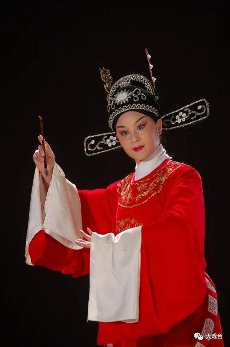 黄梅戏黄梅戏,起源于湖北黄梅县,大约在清道光年间,发展壮大于安徽