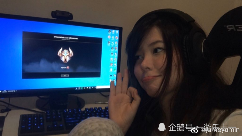 果然有日本血统lol巴西女辅助mayumi发豪放自拍一手抚阴一手扶鸟