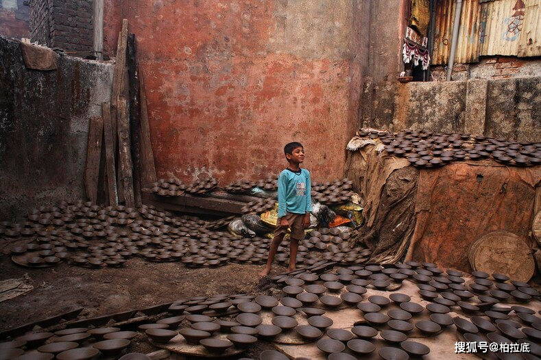 赤贫之痛!13张印度贫民窟照片,令人心生怜悯