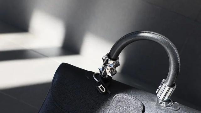 看完这些wonderings搭配,你们有没有和我一样,总能感受到delvaux带来