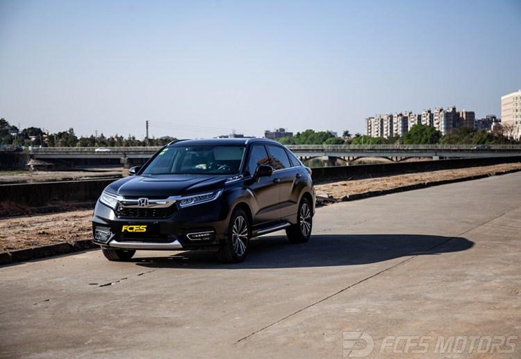 深圳龙岗车身改色贴膜本田urv冠道思域改电光金属黑