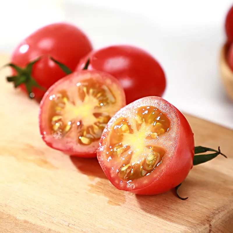 口感比圣女果更胜一筹果型圆圆,像一颗颗红彤彤的小太阳千禧果颜色