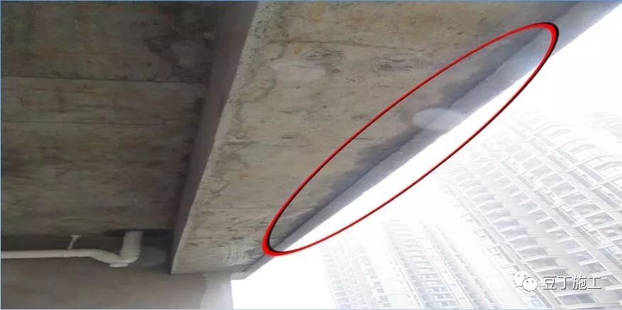 原因分析因果图防治措施抹灰工程其它注意事项1,墙面踢脚线应采用1:2