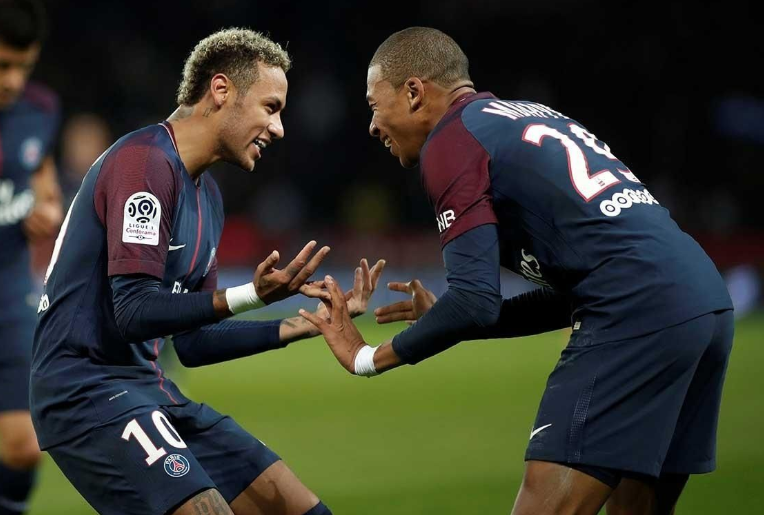 原创在梅罗时代落幕后,内马尔和姆巴佩谁更有希望获得世界足球先生?