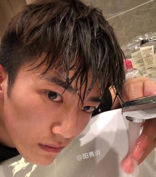 原创安家房家栋扮演者回应被骂窝囊生活照撞脸易烊千玺