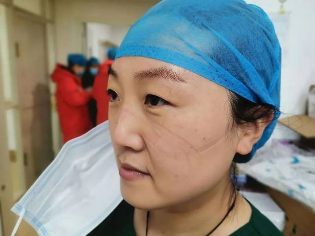 援鄂护士街头施救不留名,半月后被救人这样表达感谢_刘丽