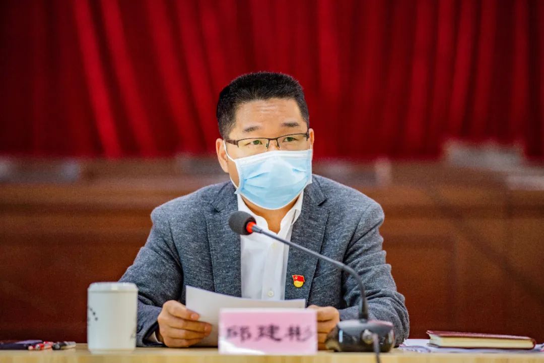 我县举行平安建设(综治工作)和生态环保目标责任书签订仪式_邱建彬