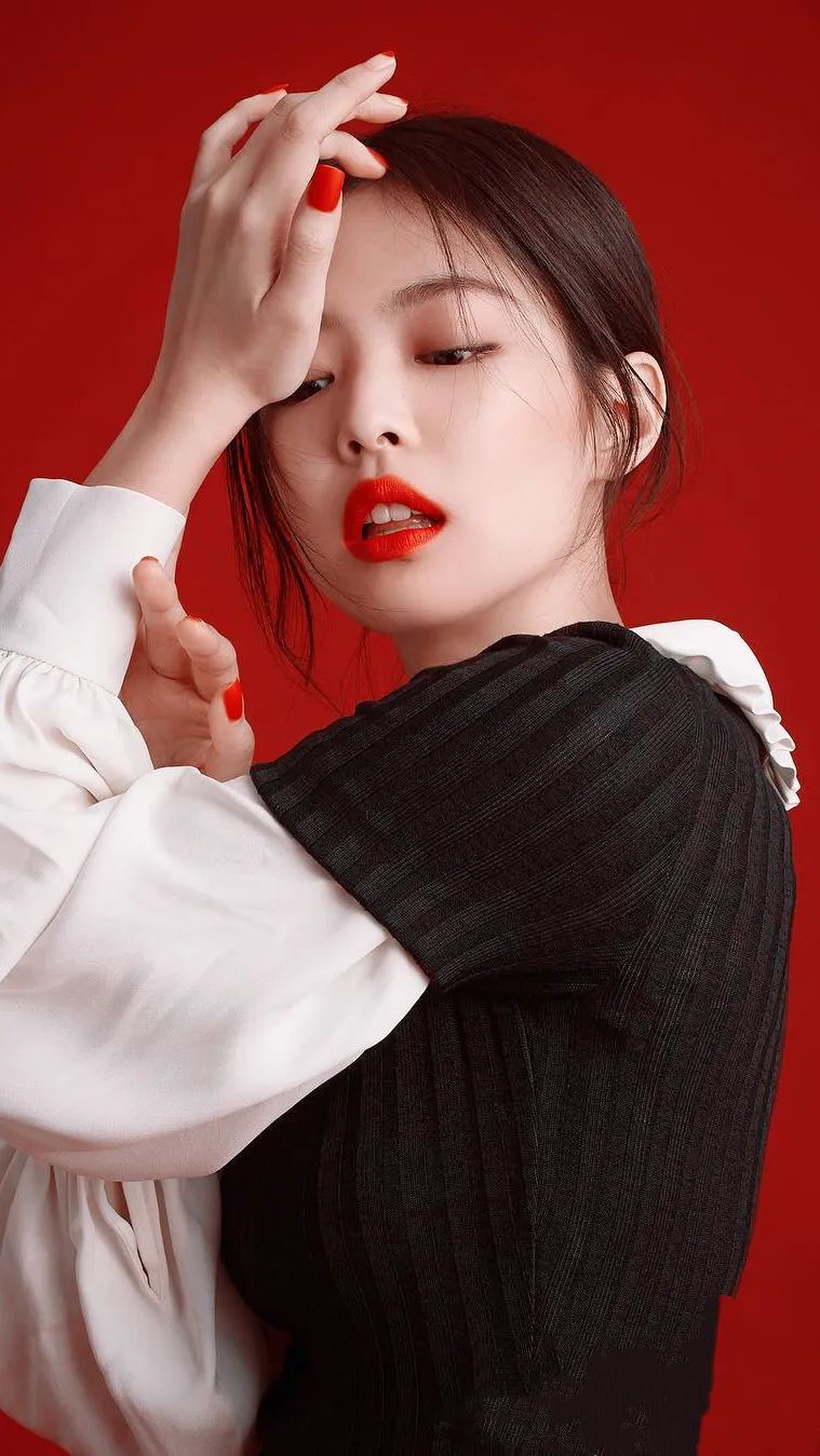 jennie怼脸拍也能上杂志封面这高级感绝了