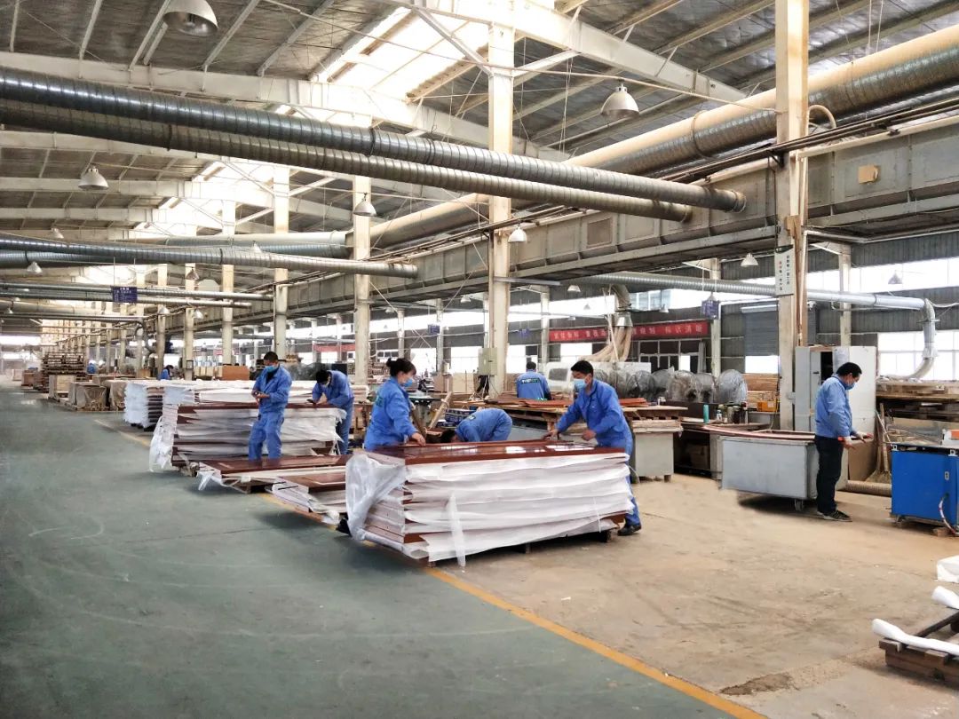 千川木门湖北生产基地防疫复工两手抓有序开工加油干