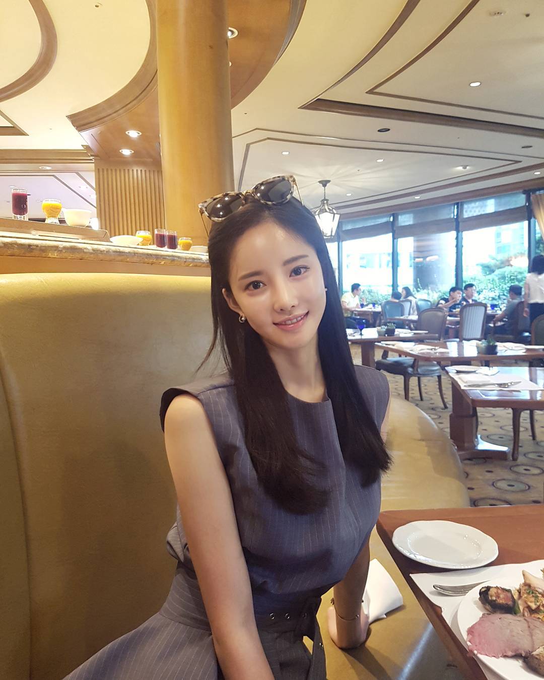 时尚穿搭第四十五期,长发美女气质穿搭