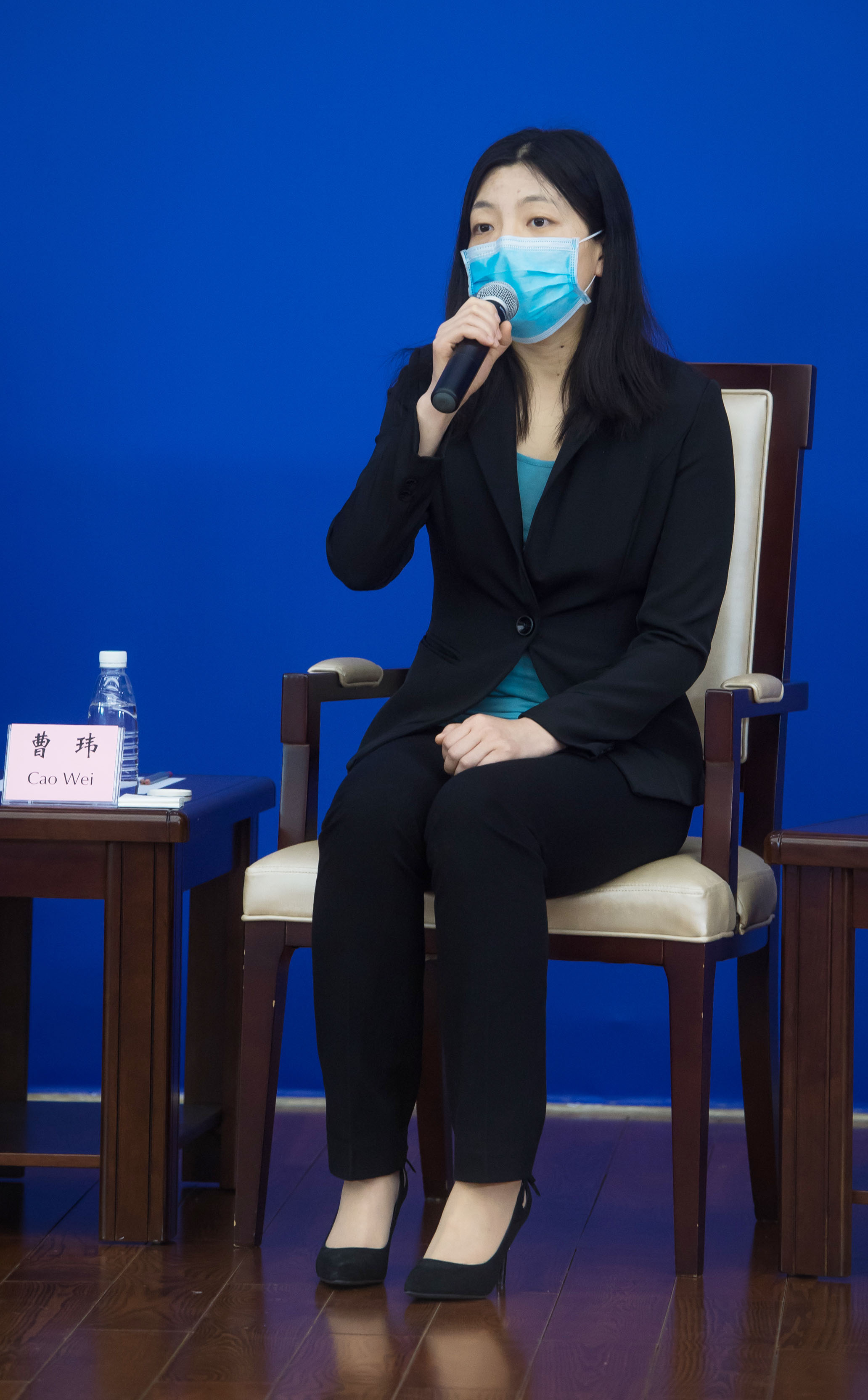 国新办举行援助湖北医疗队专家介绍新冠肺炎重症科学救治记者见面会_