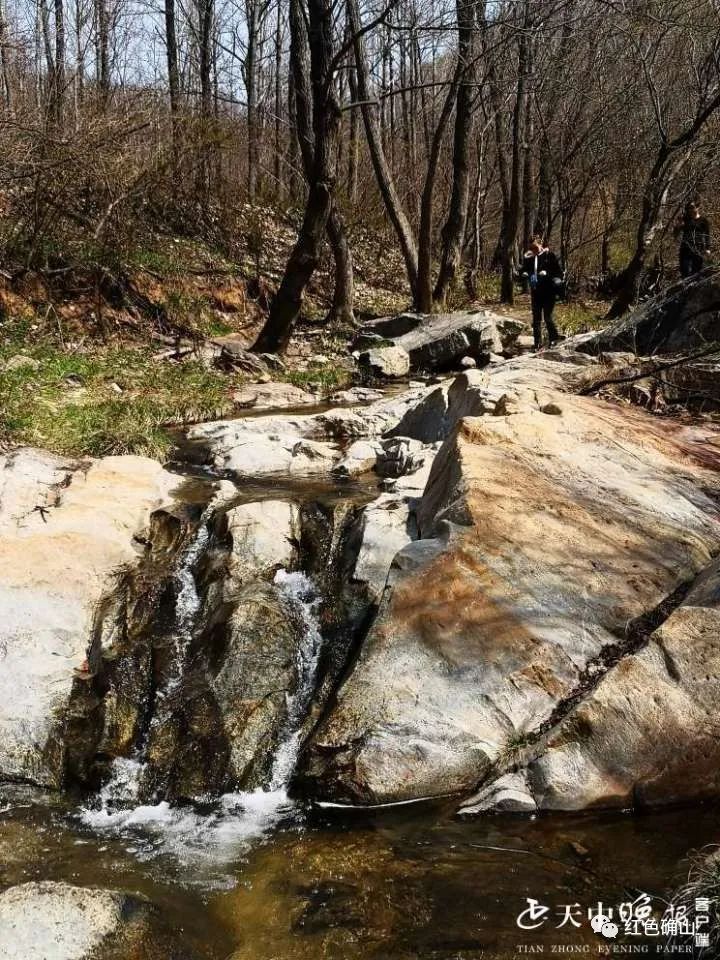 确山彩云谷风景区图片