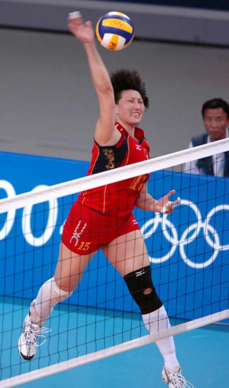 42岁女排奥运冠军开火锅店身材发福变化太大纹了条大花臂