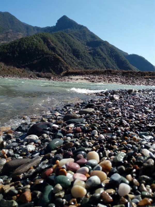 东川金沙江捡石地点图片