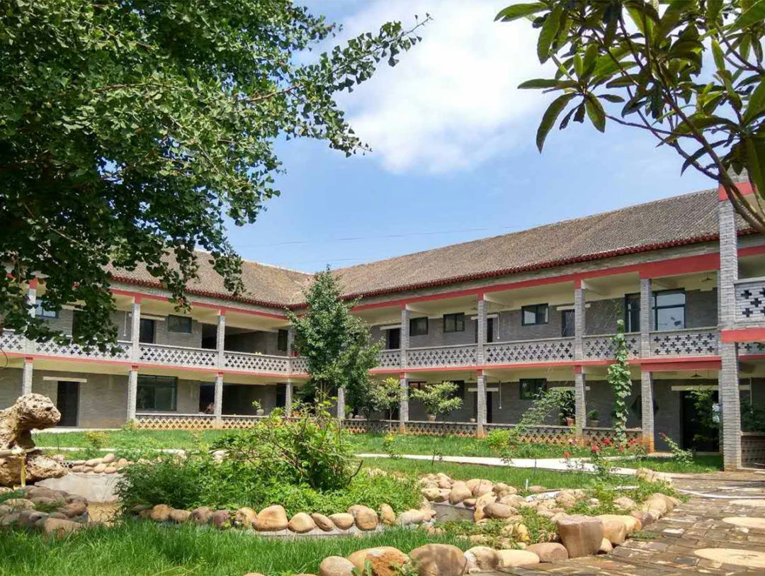 琪琪生态园位于朝阳镇南陈村,种植的品种有猕猴桃,香酥梨,葡萄,石榴