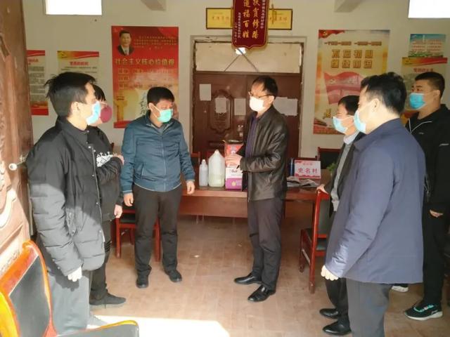 据悉,兴平市教育局其他领导班子成员对南市镇陈文村驻村工作队员进行