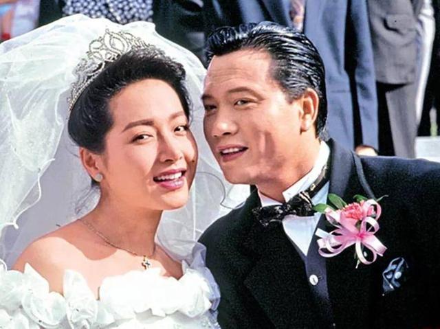 自作自受:弃婴上位成周润发对手,却和周星驰闹僵自毁前程_邓萃雯