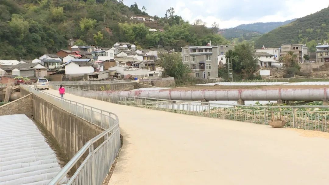 脱贫攻坚石屏新城乡调结构抓产业巩固脱贫成效