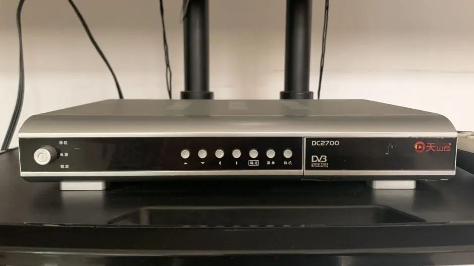 升级后,乌石化地区的有线电视用户,不用手动搜索,只需将机顶盒重新