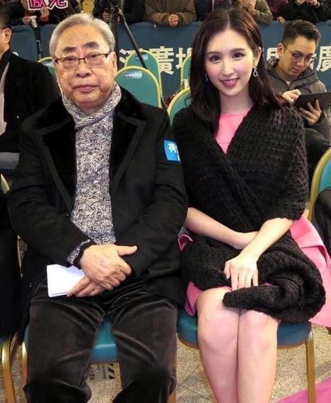 在这样的困境中,何傲儿想到了爸爸曾经跟她介绍过的一个男人,娱乐大亨