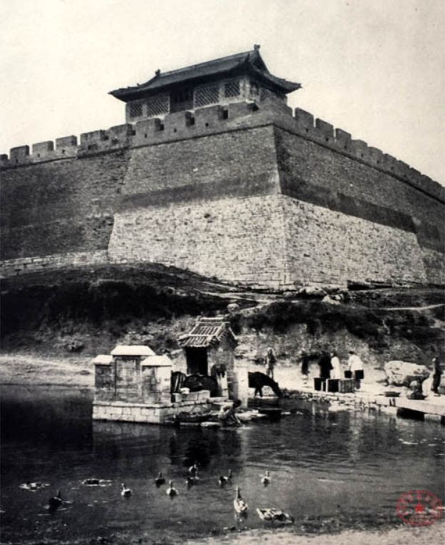 老济南 | 护城河边,泉水漫了"金山寺"