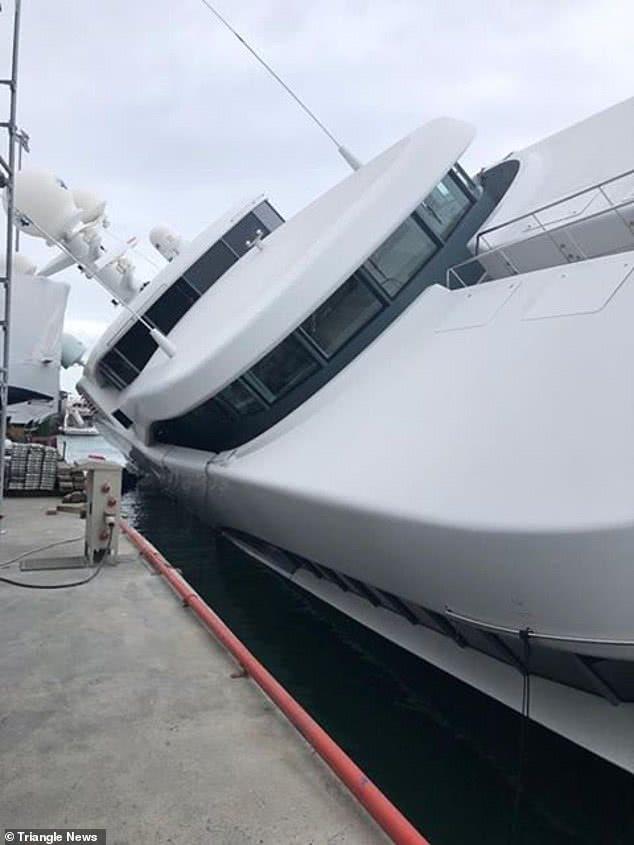 沙特王子价值五亿元游艇靠岸检修时倾覆网友再买艘大的