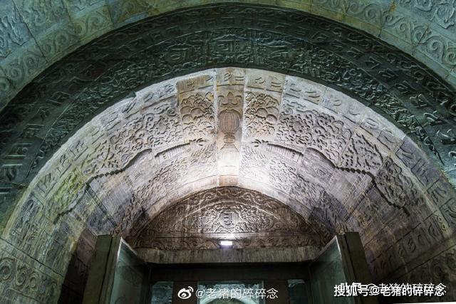 而到了康熙皇帝景陵地宫这,由于地势问题他的地宫全都是积水,最深处