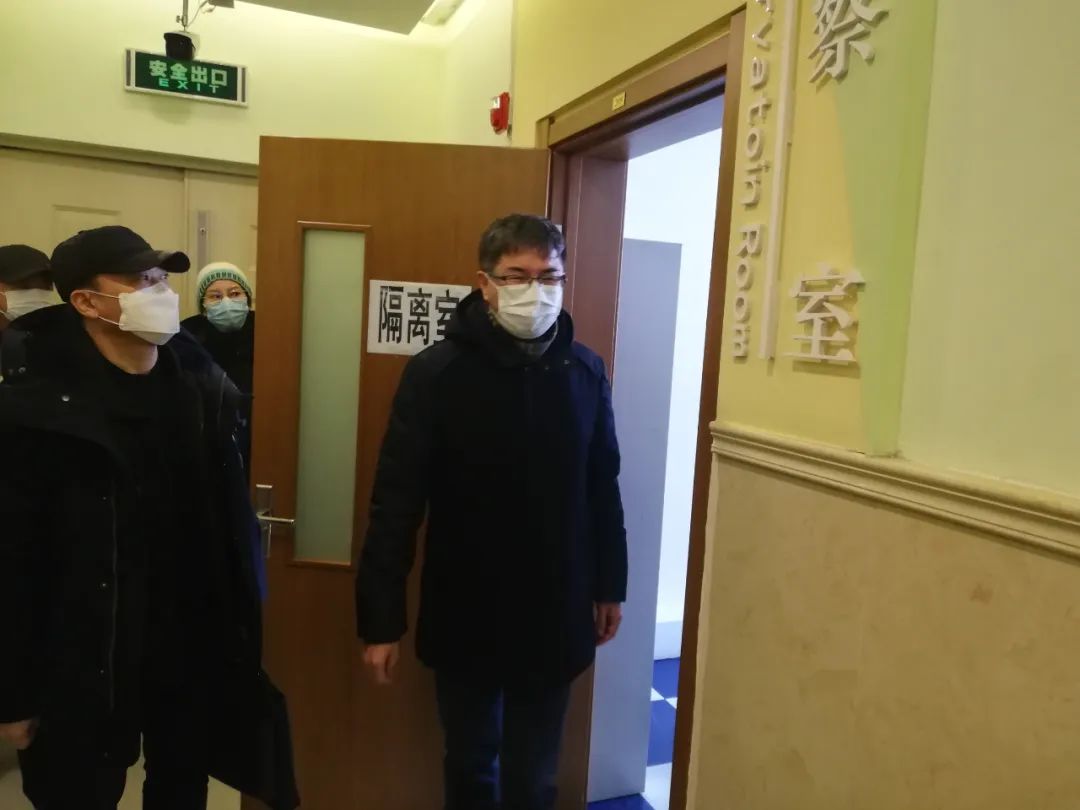 妇儿工委直通车 | 市教育局领导实地督导检查哈九中复学准备工作_何伟